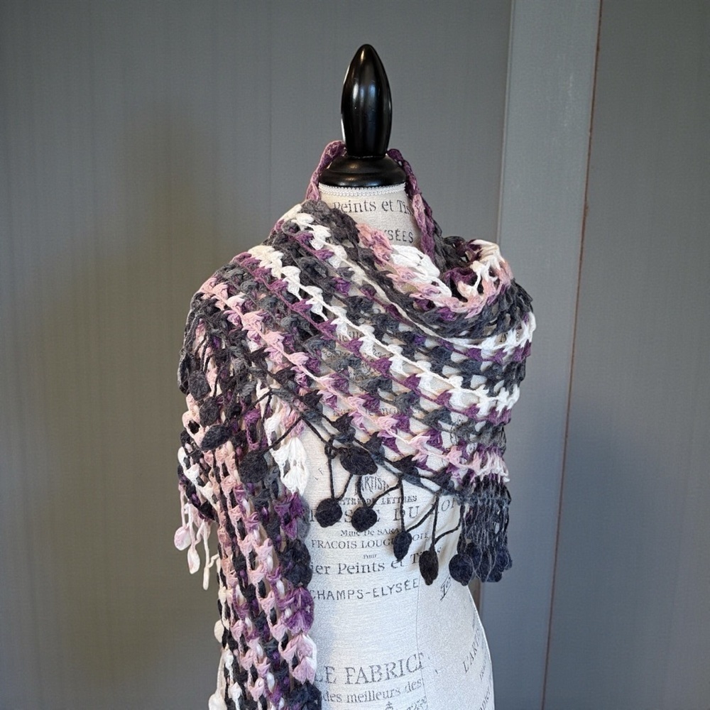 Vintage Multi Colored Purples Greys Creams Pinks Crocheted Shawl Wrap - Picture 9 of 17